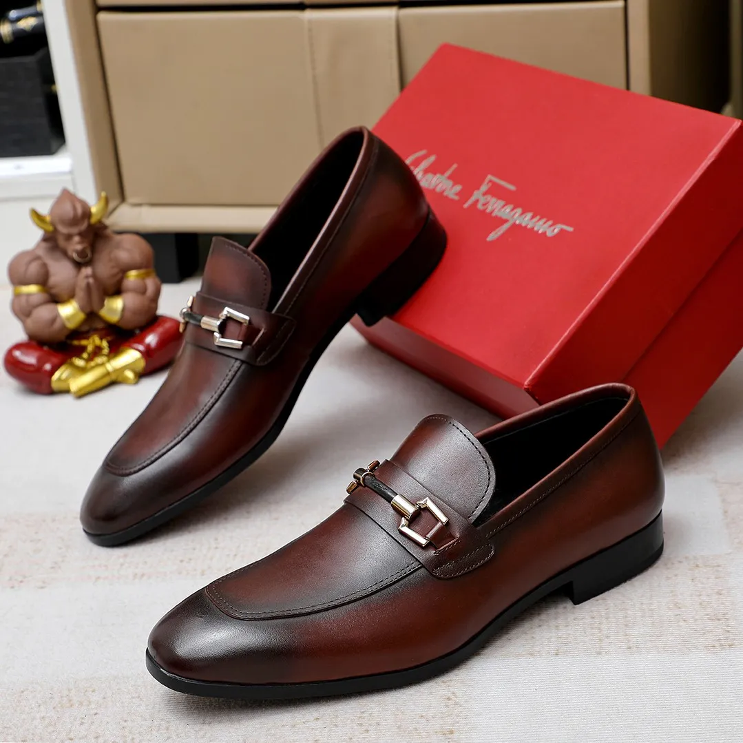 Men's shoes 💰460 🔥Ferragamo's new men's casual slip-on shoes🇨🇳Official website original 1:1 mold, original quality💯Fine workmanship, high-end luxury☘The upper is made of imported Italian first-layer cowhide🌴Luxurious water dyeing🐂Leather lining🍓Rubber wear-resistant and non-slip outsole, breathable and comfortable to wear🍍The first choice for high-grade men, 5 colors available! Code number 38-44 (45.46. Customized)